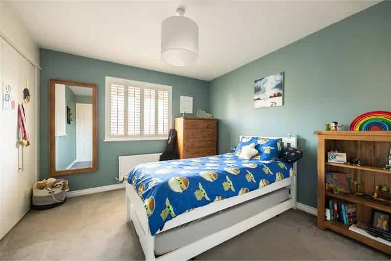 4 Bed Detached House with 2 Reception Rooms