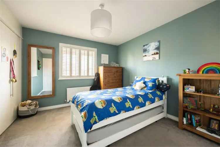 4 Bed Detached House with 2 Reception Rooms