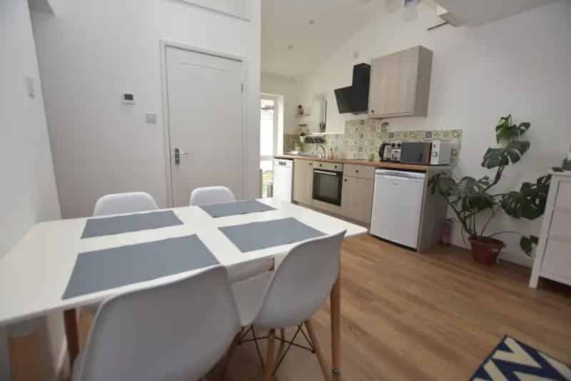 6 Bed House 3 Self Catering Apartments Airbnb Investment