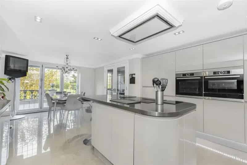 3 Bedroom Detached House For Sale Fromeside Park