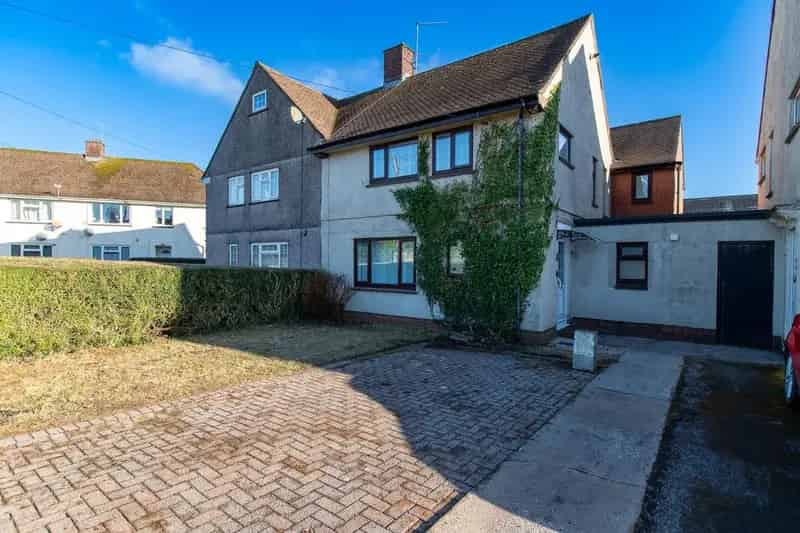 4 Bedroom Semi-Detached House for Sale