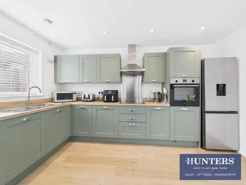 3 Bed Semi-Detached House for Sale