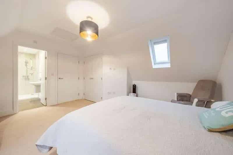 5 Bed House for Sale in Benson - Family Home with Garage and Parking