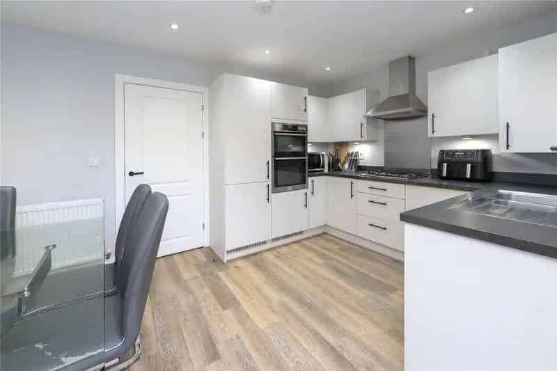 3 bed house for sale
