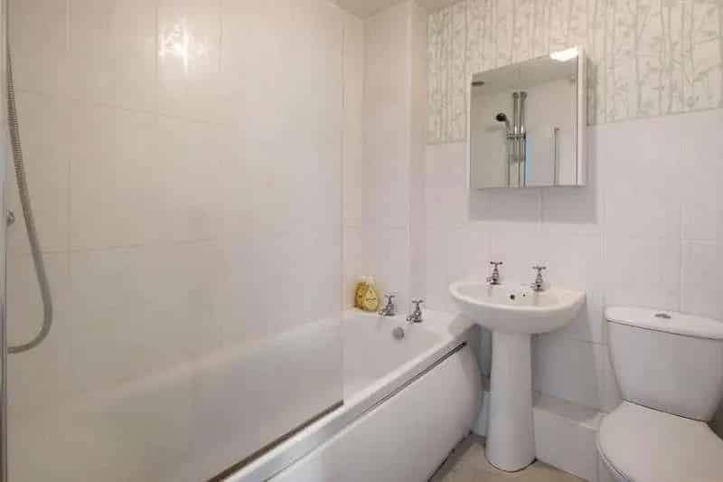 2 Bed House for Sale Popular Residential Location