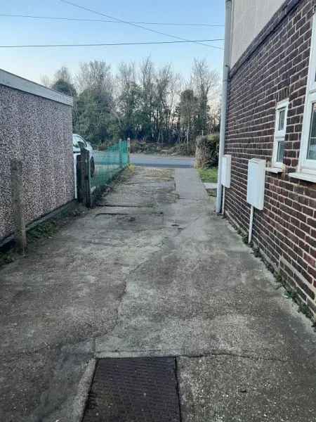 Flat For Rent in Dartford, England