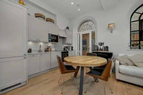 1-Bedroom Apartment in Converted Bank