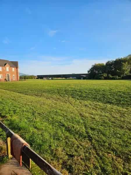 3 Bed House Mortons Estate Modern Near Shops Transport