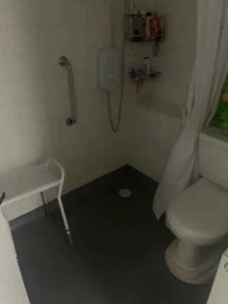 Semi Detached House Double Bedrooms Garden Shower