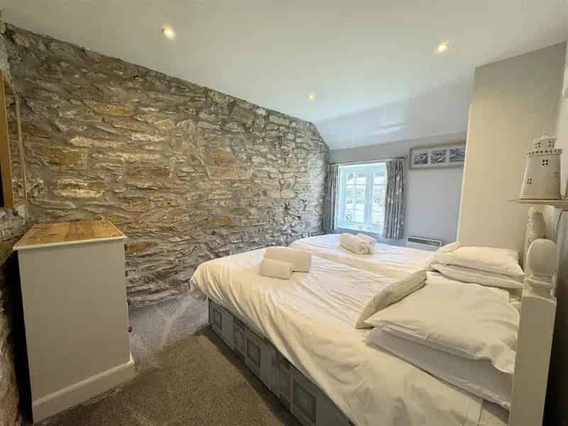 2 Bed Property for Sale