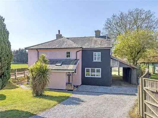 Suffolk Cottage with Extensive Grounds and Outbuildings