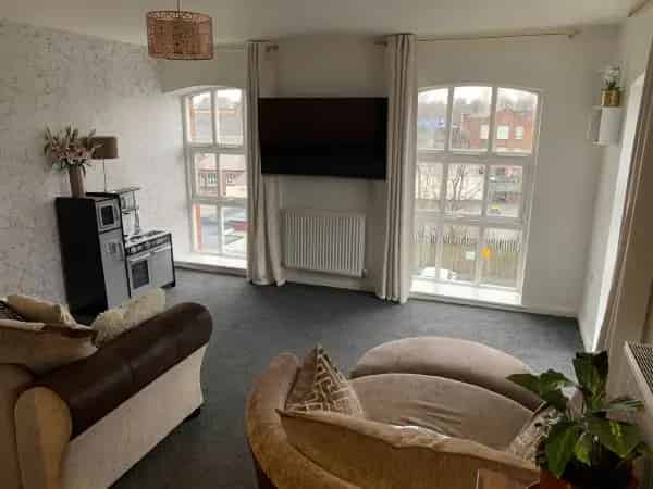 Second Floor Flat Central Stockport Bath Shower