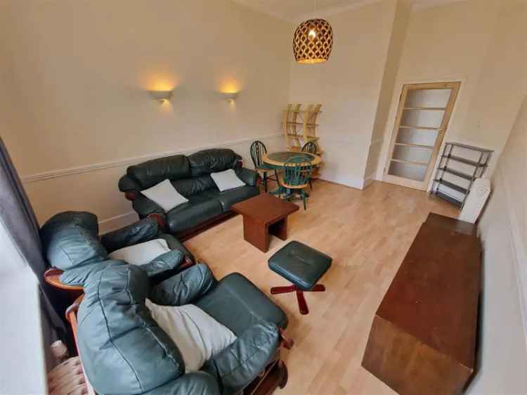 1 Bedroom Apartment Near Bournemouth Pier and Beach