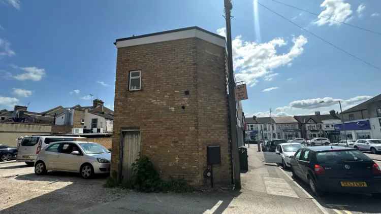 Grays Town Centre Freehold Shop and Hair Salon