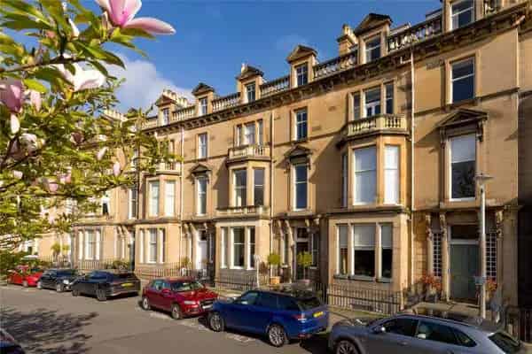 Luxury 5 Bed Edinburgh Home with Mews Flat