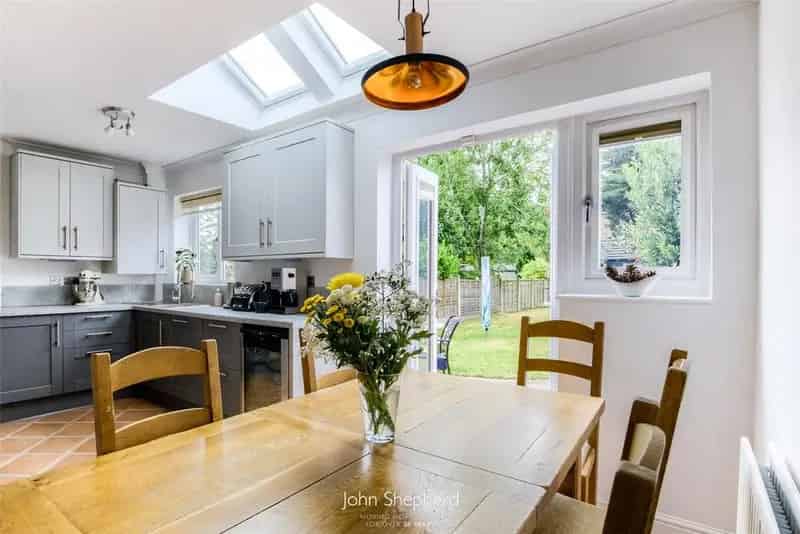 3 Bedroom Semi Detached House Dickens Heath