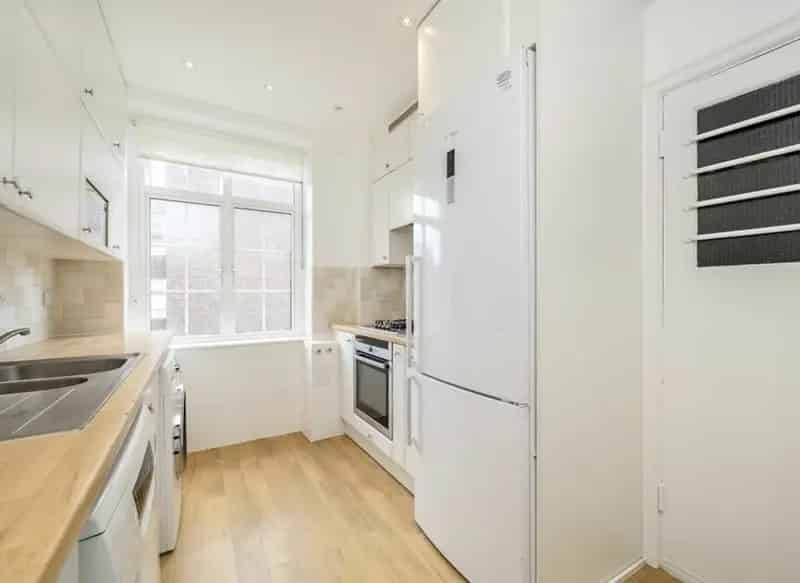 3 Double Bed Lateral Apartment near River Thames