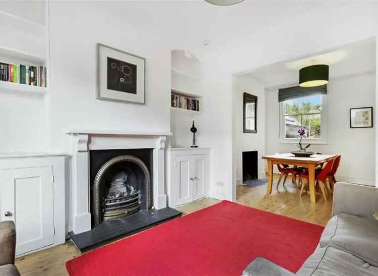 Elegant Freehold Home Near Clapham and Balham