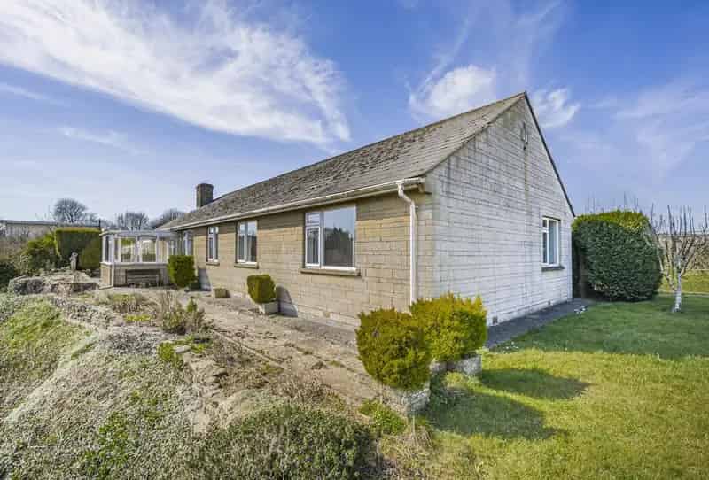 4 Bedroom Bungalow For Sale