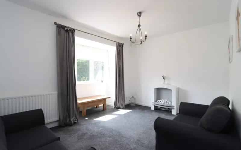 2 Bed Flat for Sale Near Fish Quay