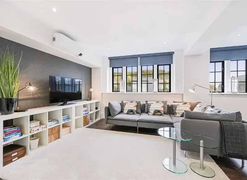 Two Double Bedroom Apartment with Balcony and Concierge