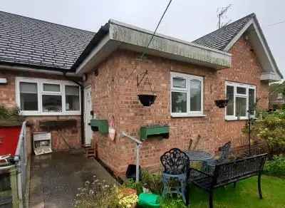 1 Bed Bungalow for Over 55s in Quinton