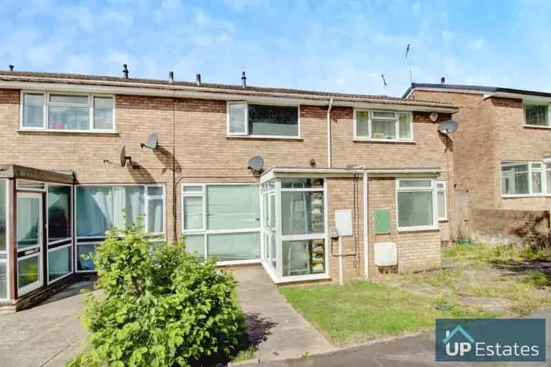 2 Bedroom Terraced House for Sale - Garden Office & Parking