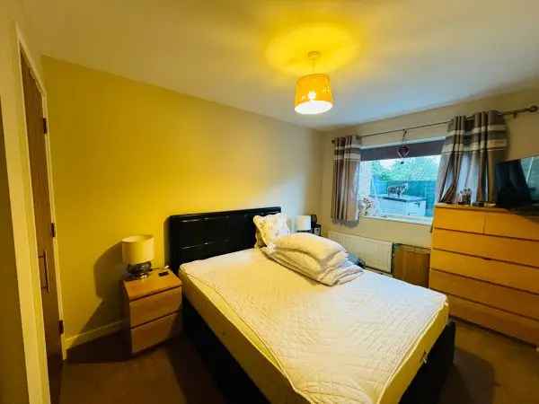 Flat For Rent in Adur, England