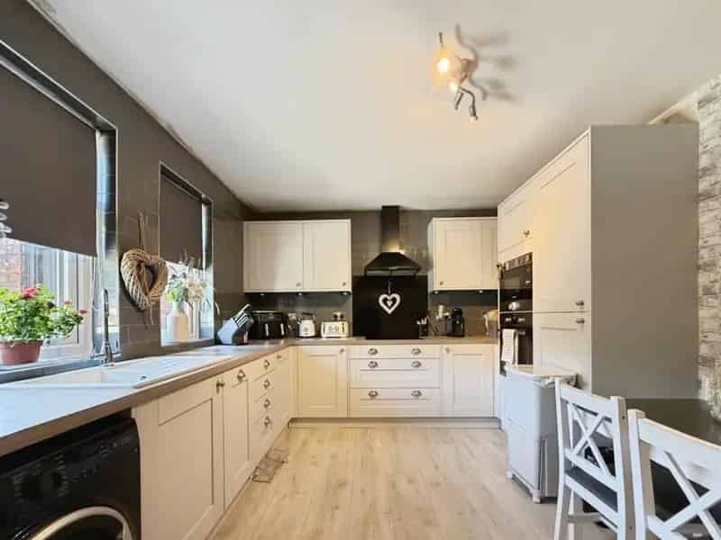 2 bedroom House
 For Sale