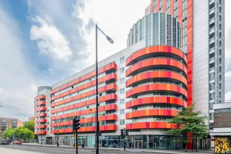 2 Bedroom Flat for Sale - 800 sq ft Apartment with Balcony