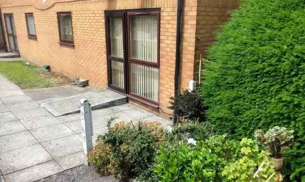 Flat For Rent in New Forest, England