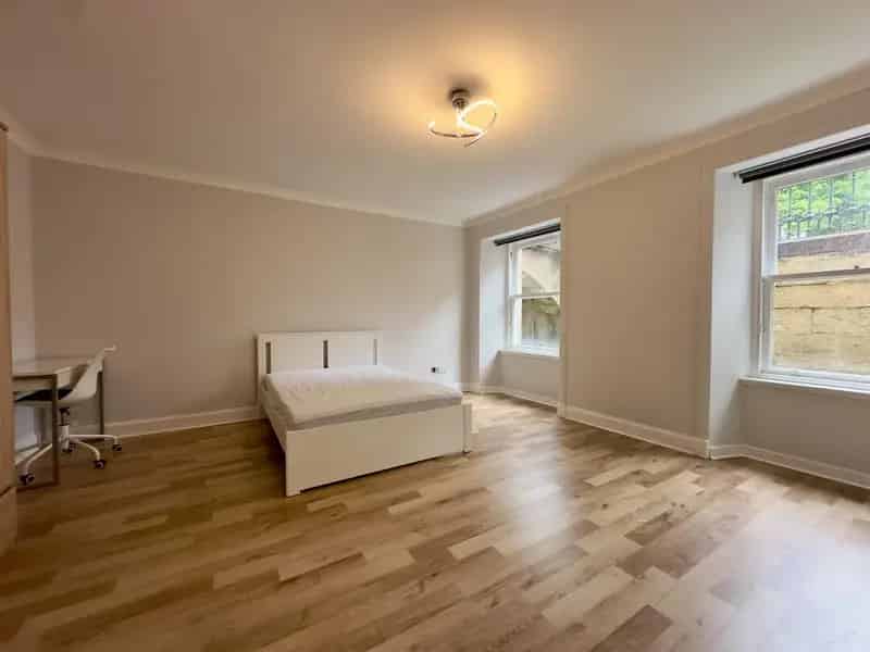 3 Bedroom Flat to Rent Near Glasgow University