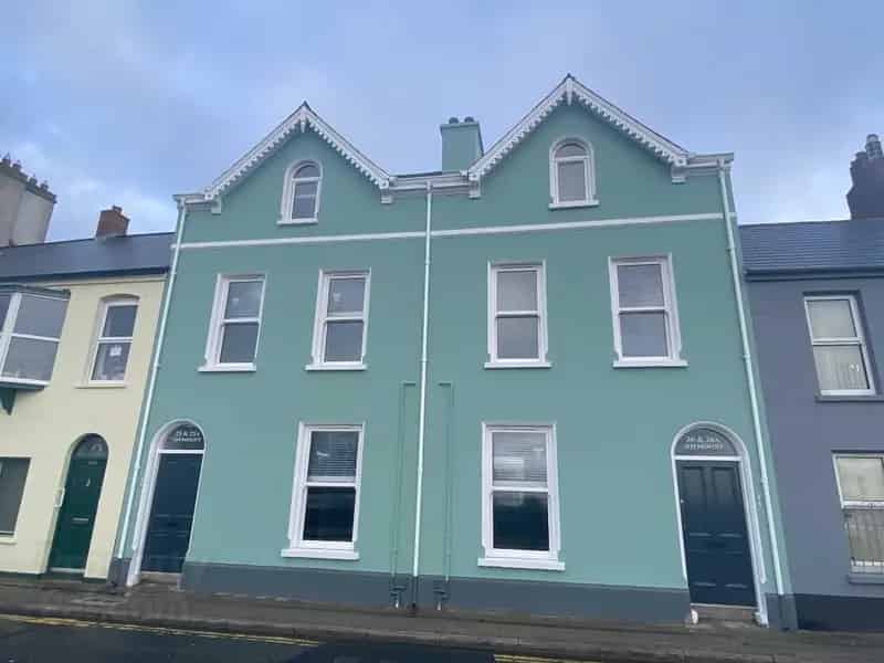 1 Bedroom House with Parking and Yard