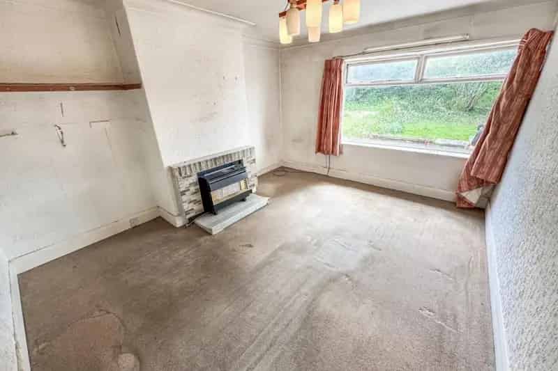 3 Bed Semi-Detached House For Sale Moortown