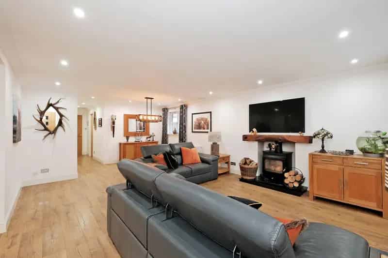 3 Bedroom Detached Bungalow Castlepark Modern Luxury