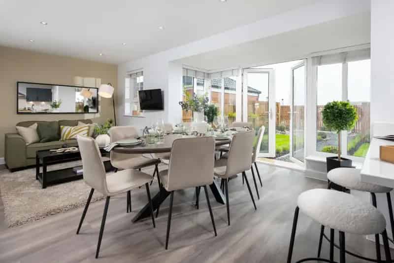 4 bed house for sale