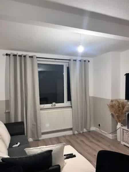 Ground Floor Flat Near Shops and Schools