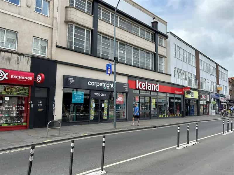 Retail Unit To Let King Street Hammersmith High Footfall Prime Location