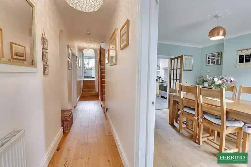 4 Bedroom Detached House for Sale in Primrose Hill