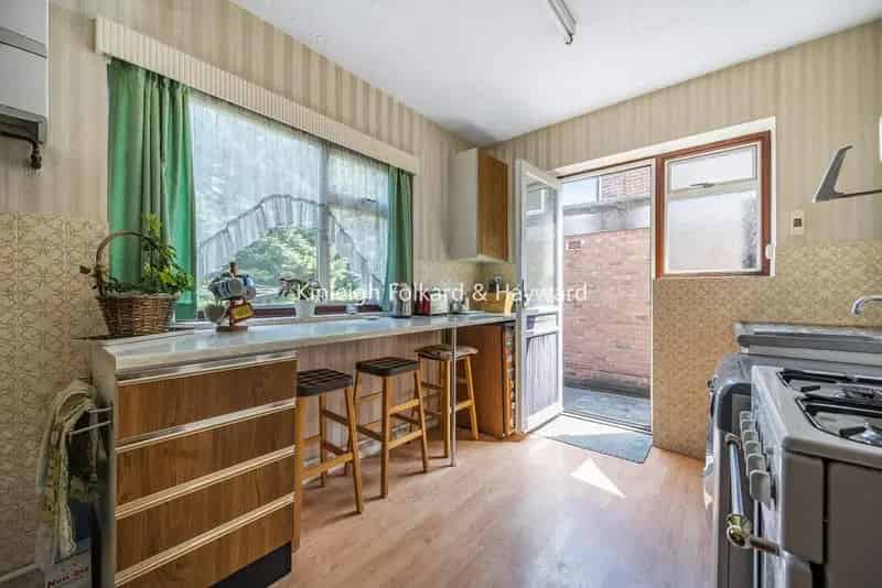 3 Bedroom Semi Detached House with Off Street Parking