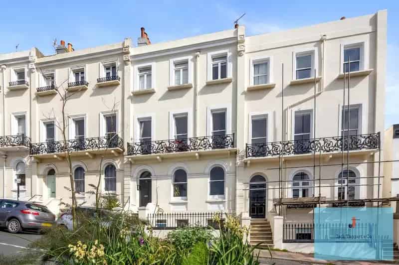 1 Bedroom Apartment for Sale