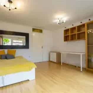 3 rooms flat of 73 m² in Birmingham