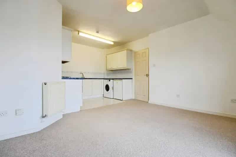 1 Bedroom Apartment Penarth Marina Share of Freehold Ideal First Time Buyer Investment