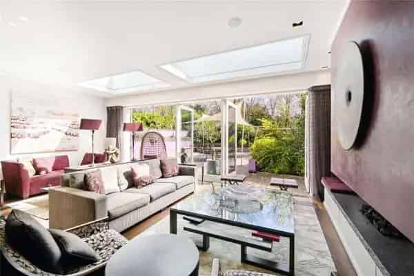 Contemporary Chiswick House with Garden Annexe and Spa