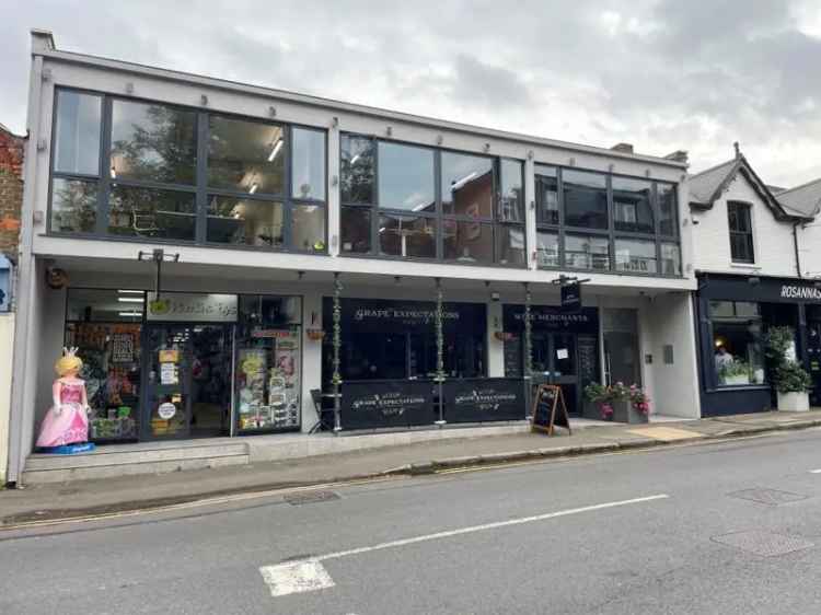 Commercial property For Rent in Dacorum, England