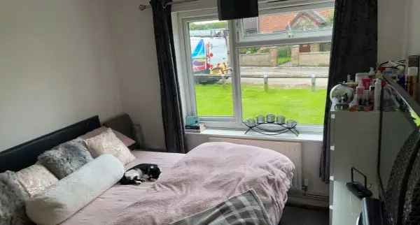 Flat For Rent in Mid Sussex, England