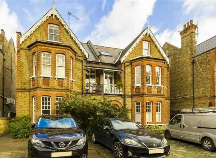 Spacious Studio Apartment near Teddington High Street
