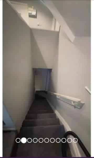 2-Bedroom Flat in Converted House with Communal Garden and Parking