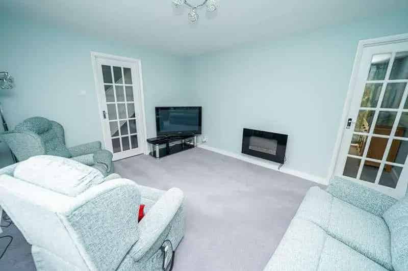 3 Bed House for Sale in Heath And Reach