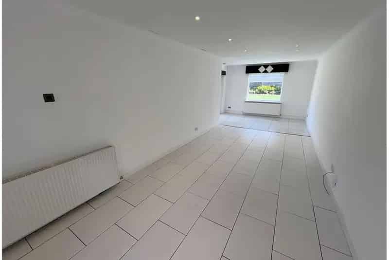 3 Bed Detached Bungalow Fullarton Park Modern Kitchen Garden Parking